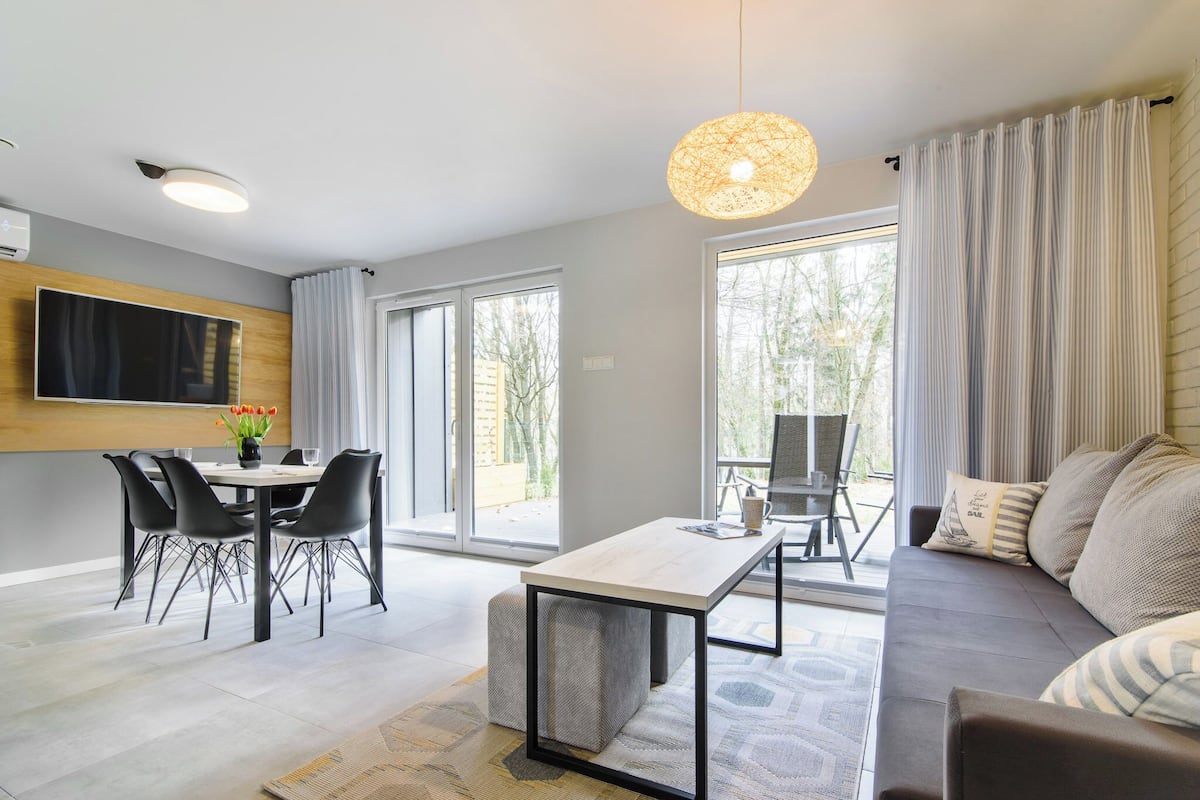 2 Schlafzimmer, hochwertige Bettwaren, Zimmersafe, Schreibtisch