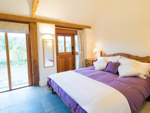 Superior Cottage, Ensuite | 1 bedroom - Pear Tree Cottages (Wedmore)