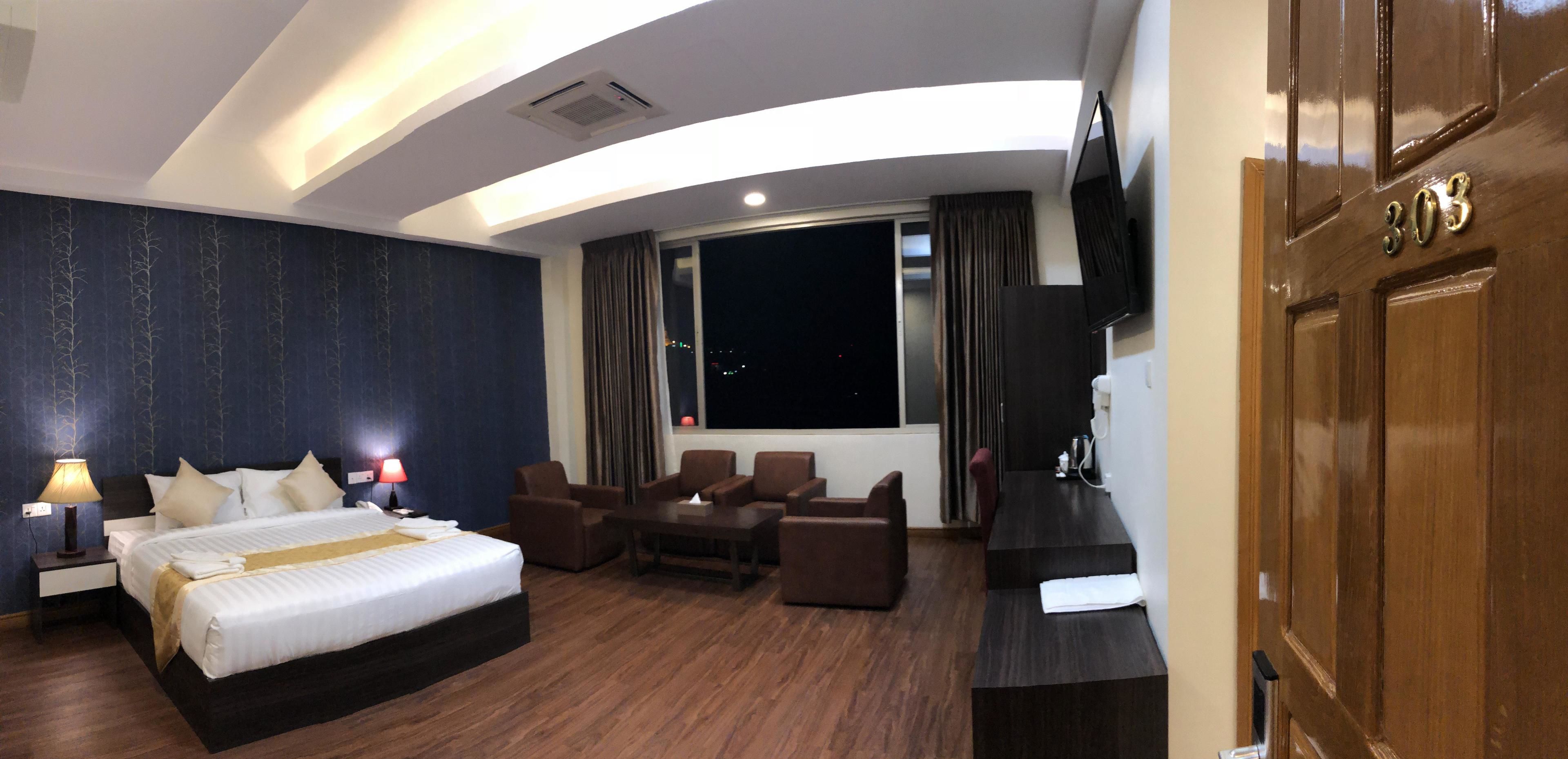 junior suite | minibar, desk, rollaway beds, free wifi