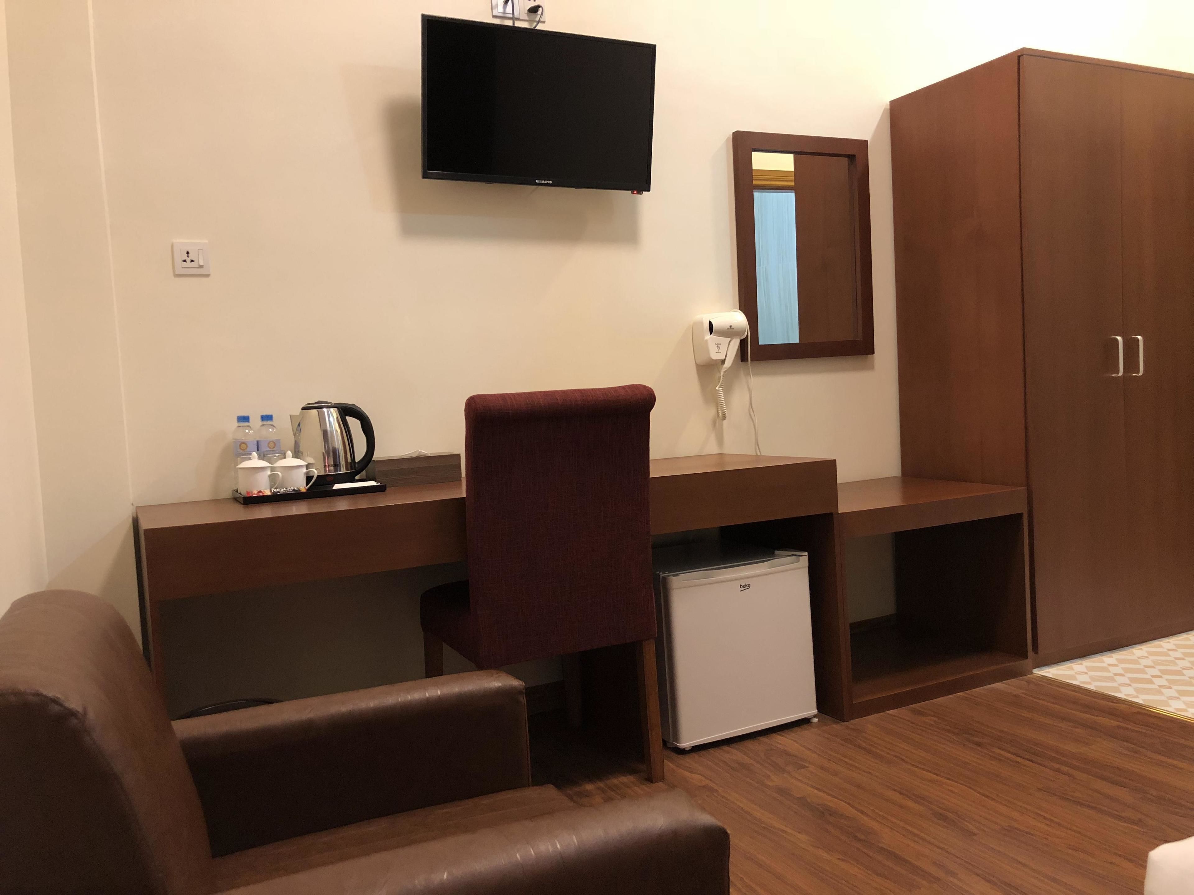 superior double or twin room | minibar, desk, rollaway beds, free wifi