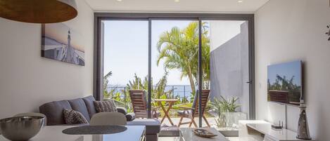 Luxury House, Ensuite, Sea View (Casa Estrelicia) | Food and drink