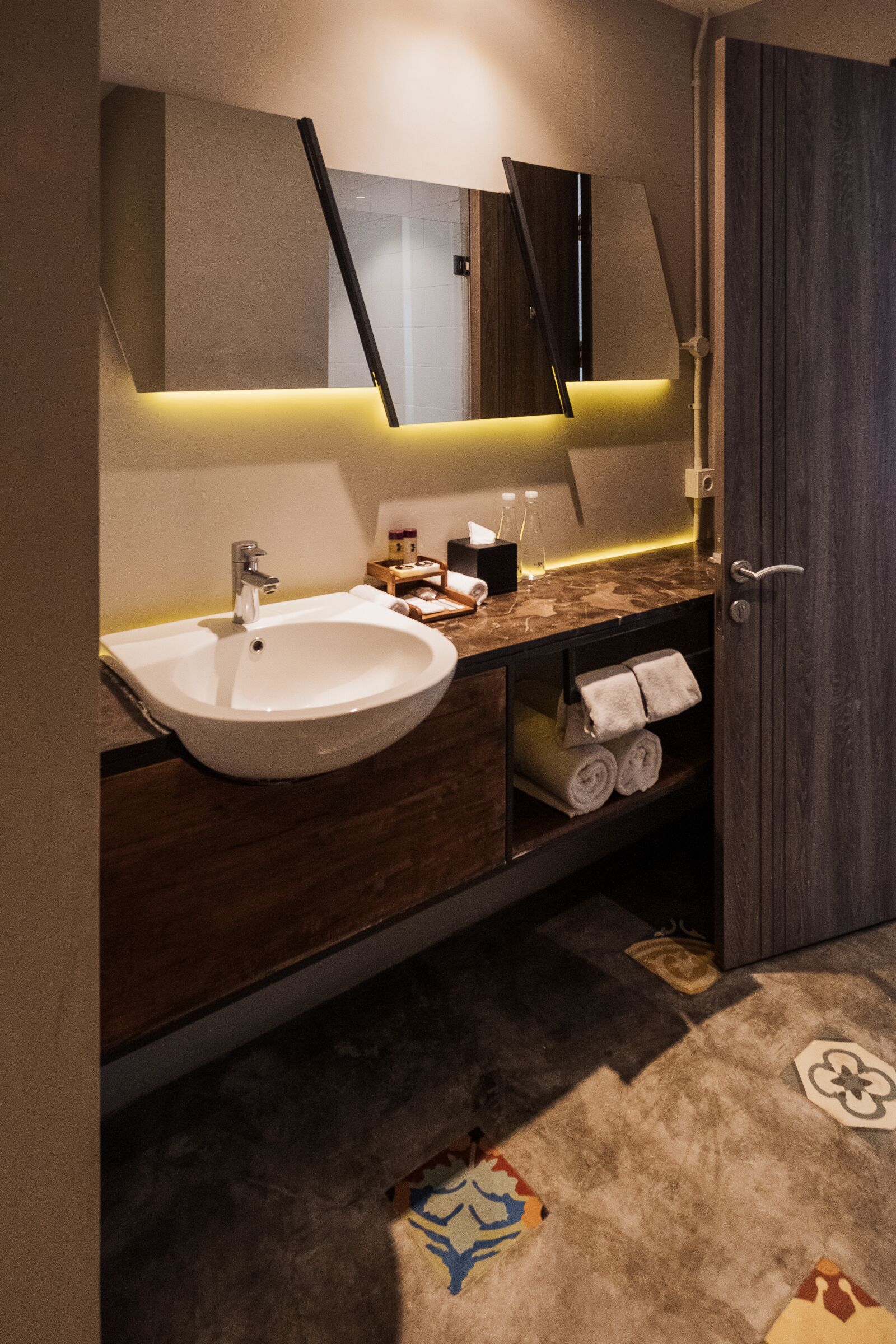 grand deluxe room | 1 bedroom, minibar, in-room safe, individually decorated