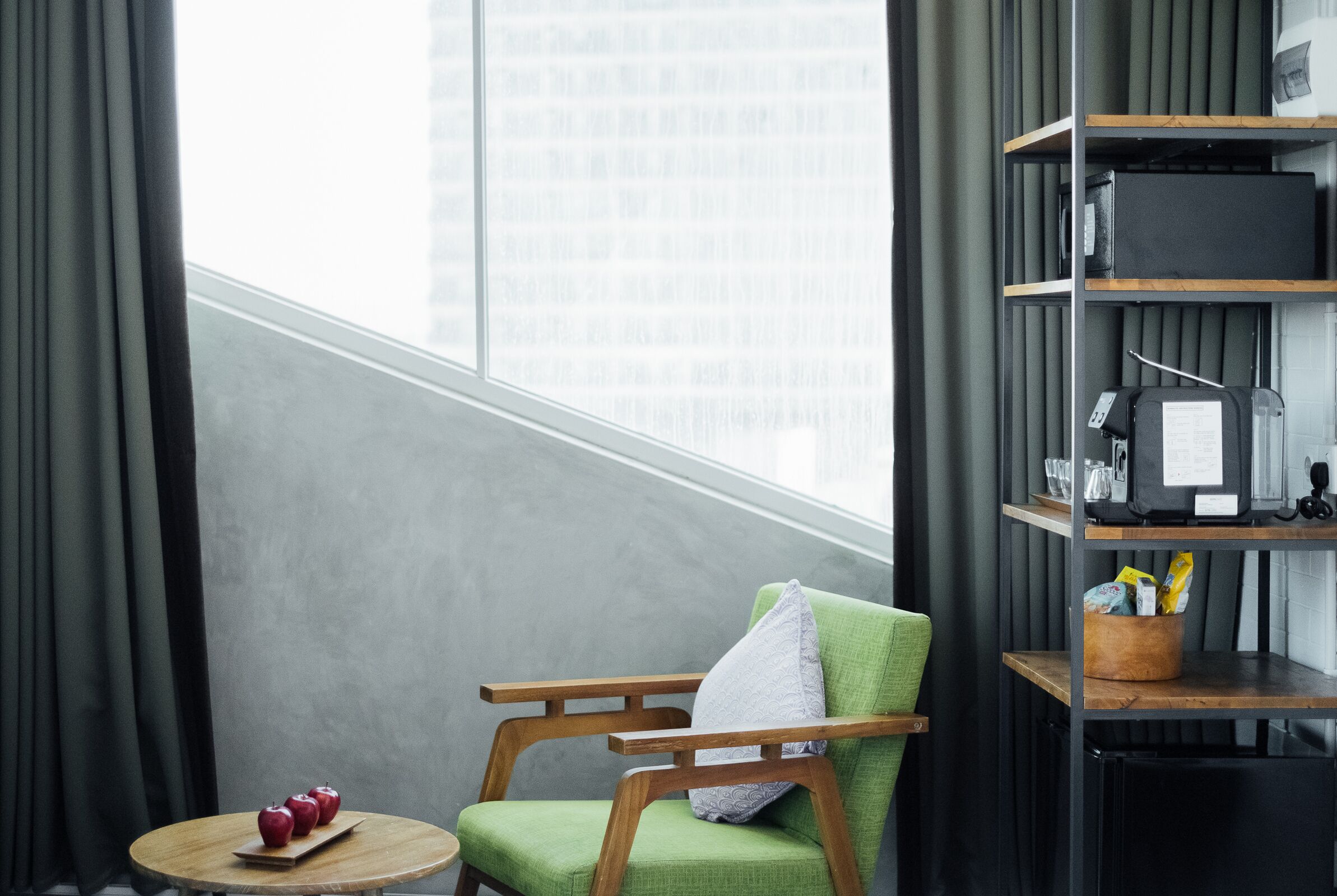 deluxe double or twin room | 1 bedroom, minibar, in-room safe, individually decorated