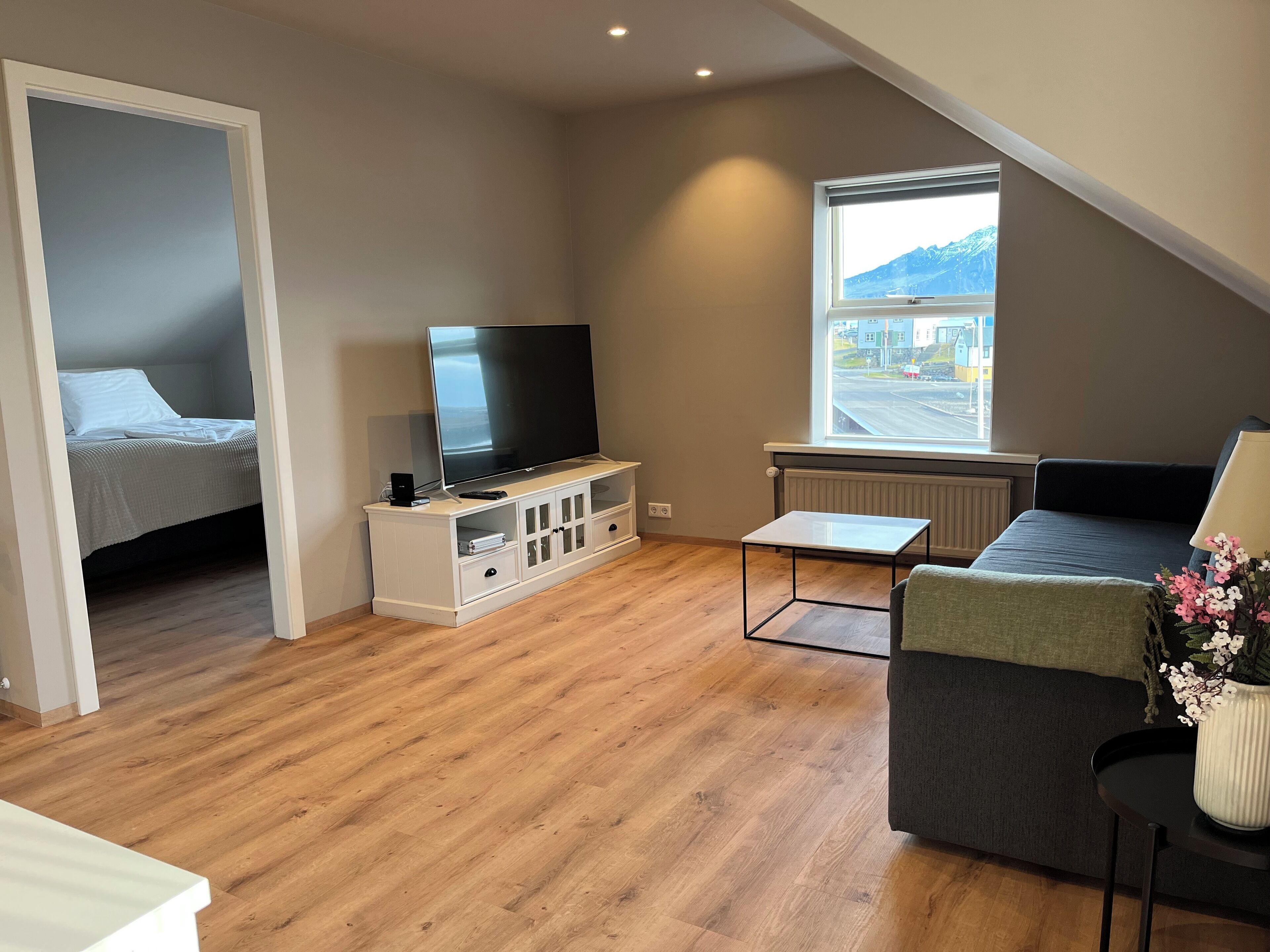 Appartement, 2 chambres | Coin séjour | TV connectée