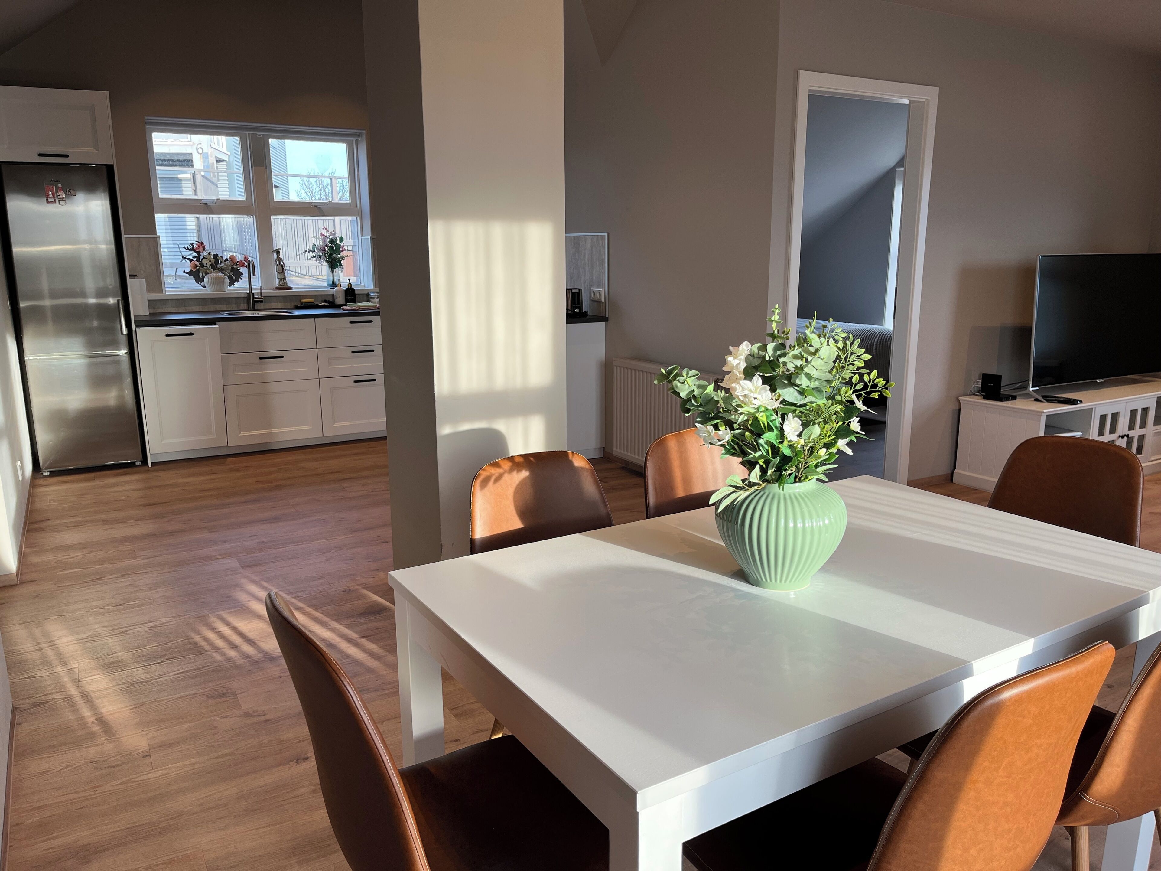 Apartment, 2 Schlafzimmer | Essbereich im Zimmer