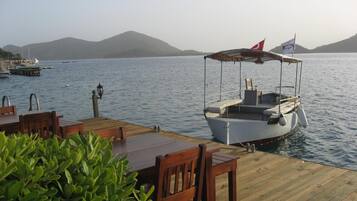 Private beach, sun-loungers, beach umbrellas