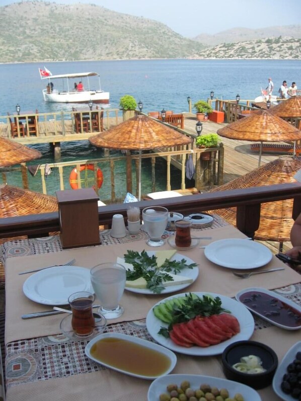 Breakfast, lunch, dinner served; Turkish cuisine - Veranda Otel Bozburun (+16) (Marmaris)