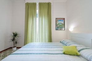 Doppelzimmer, Stadtblick | Hochwertige Bettwaren, Schreibtisch, schallisolierte Zimmer