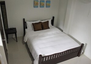 4 Bedrooms House | 4 habitaciones, escritorio, tabla de planchar con plancha y camas extra 
