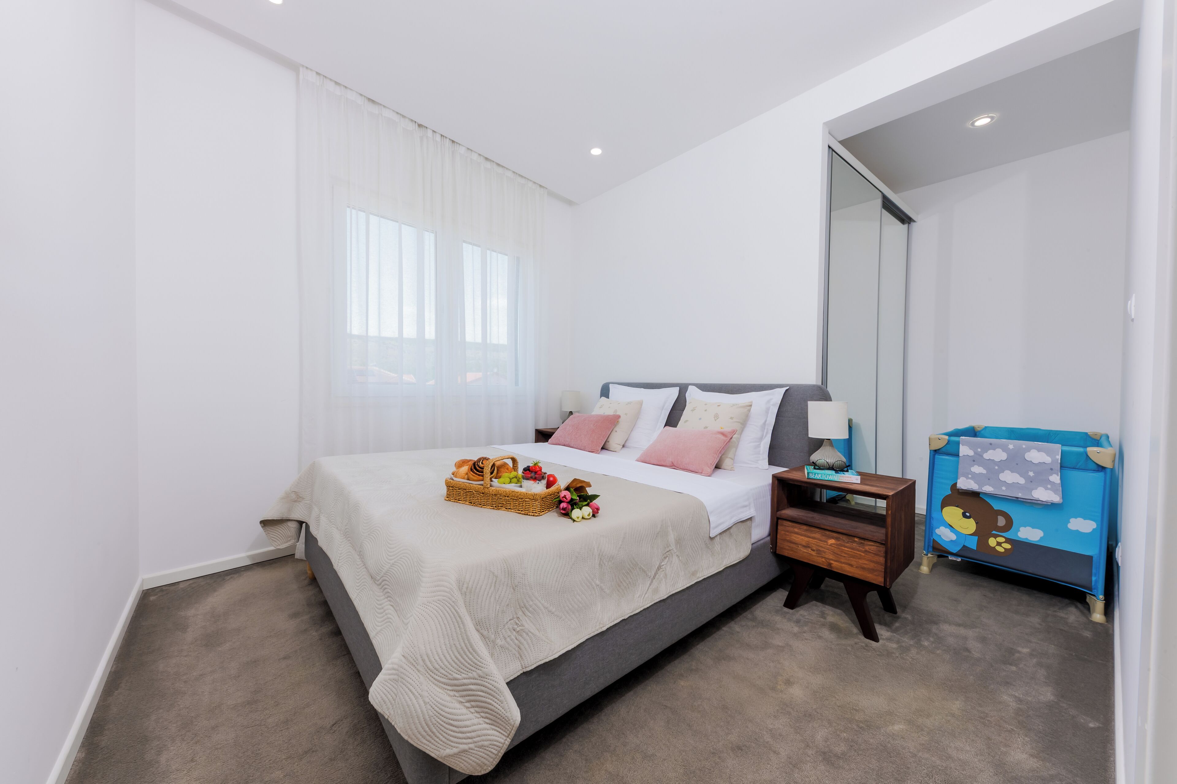 Apartment | Minibar, in-room safe, soundproofing, iron/ironing board