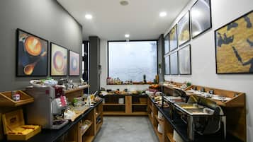 Ilmainen päivittäinen buffetaamiainen