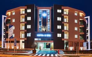 Front of property - Perla Residence Hotel & Spa (Podgorica)