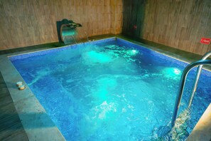 Steam room, Turkish bath