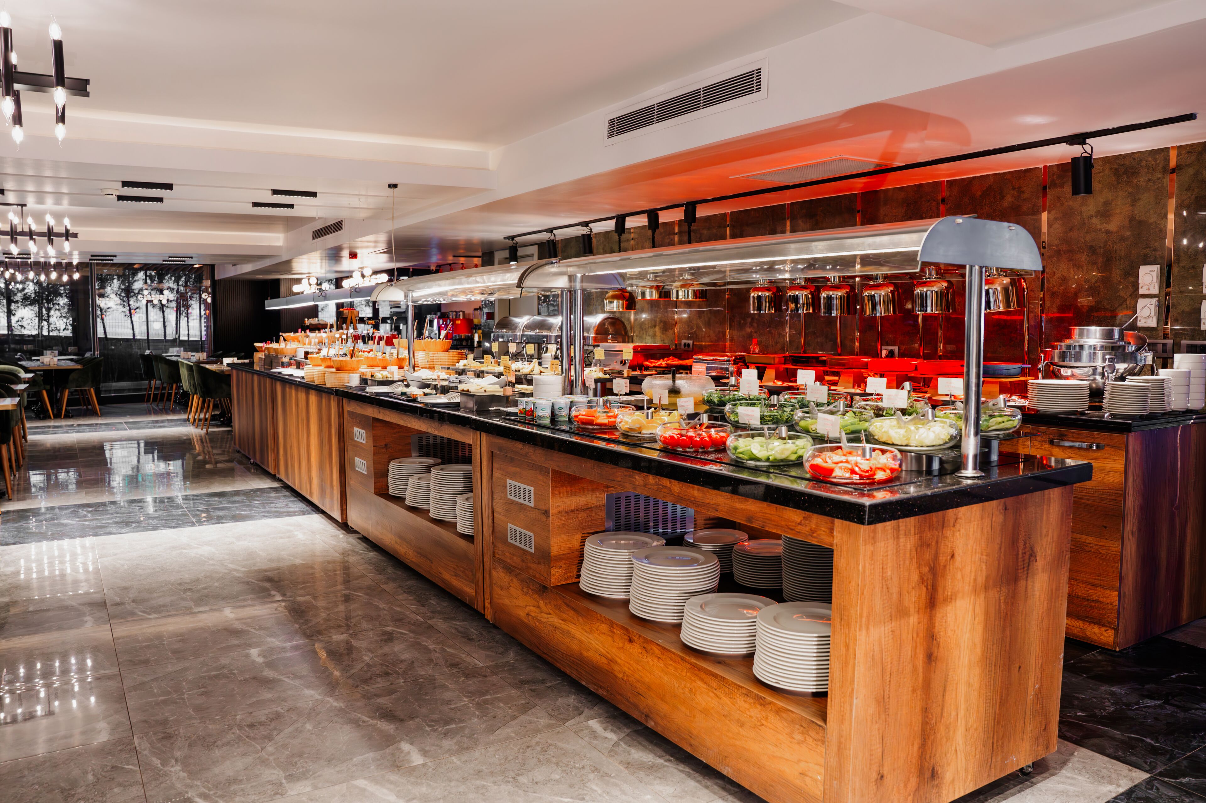 Desayuno buffet diario (EUR 18 por persona)