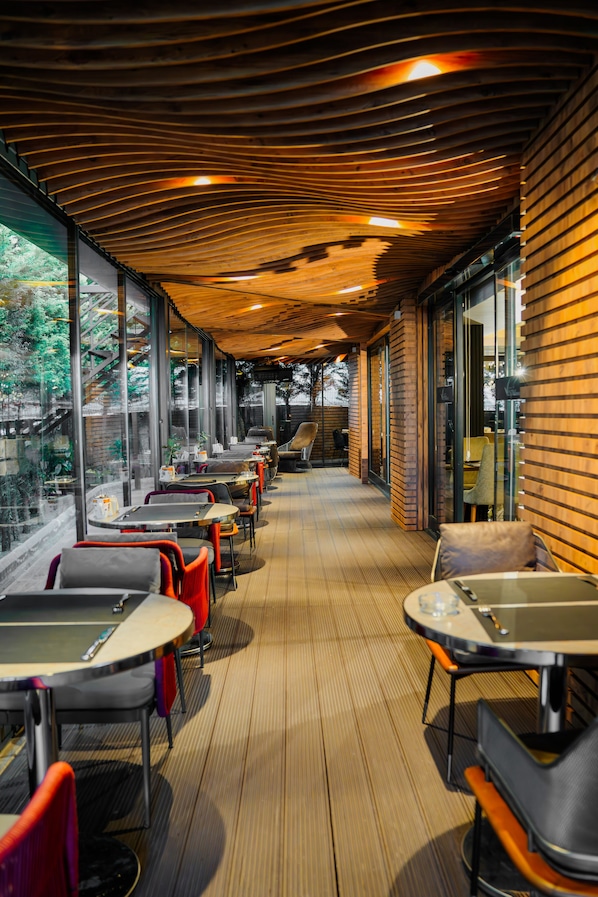 供應早餐、午餐、晚餐;土耳其菜