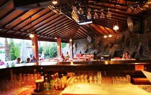 Poolside bar - Side Kervan Hotel (Manavgat)