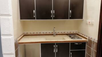 Apartment, 2 Schlafzimmer | Eigene Küche | Großer Kühlschrank, Herdplatte, Wasserkocher