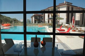 Outdoor pool - Whispering Sands (Kusadasi)