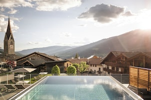 2 piscinas externas