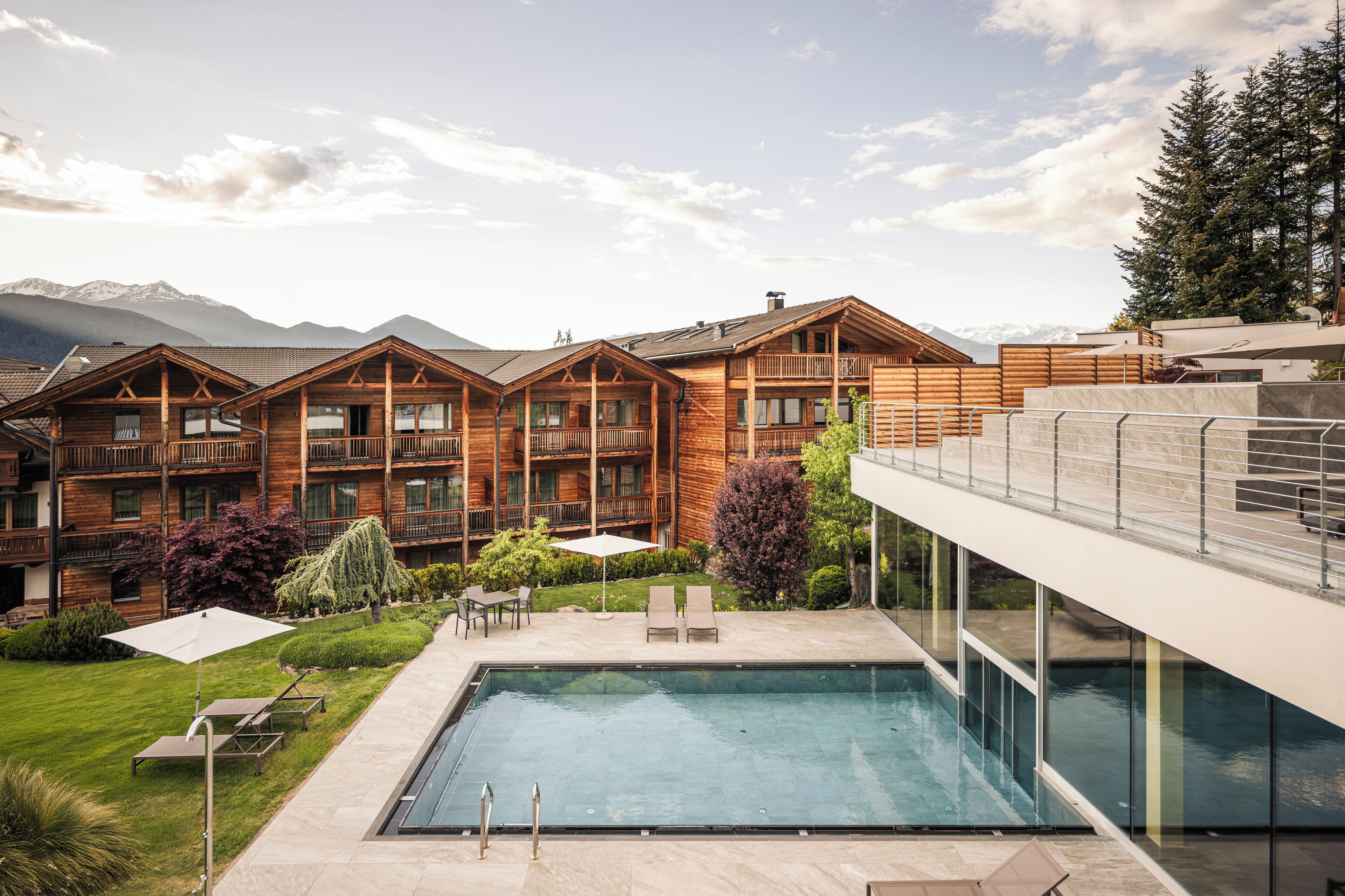 2 piscine all'aperto