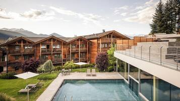 2 piscine all'aperto