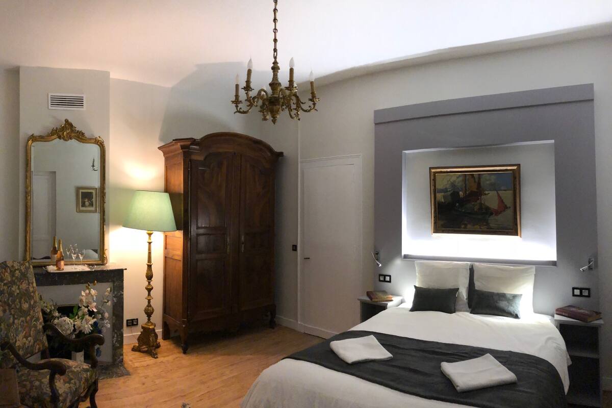 Rideaux occultants, Wi-Fi gratuit, décoration personnalisée