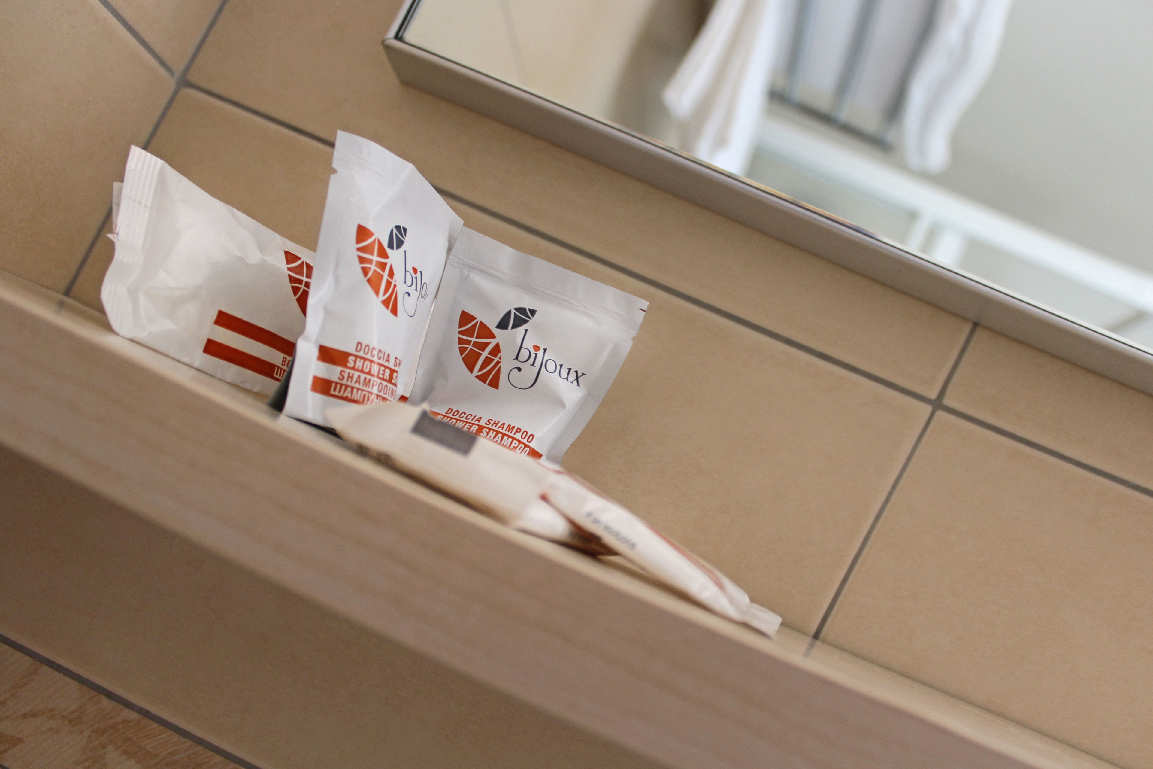 Panoramic Room | Bathroom | Shower, free toiletries, hair dryer, towels