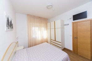 In-room safe, desk, blackout curtains, free WiFi - Hotel Silvia Misano Adriatico (Misano Adriatico)