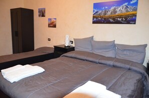 Superior Room | Desk, soundproofing, cribs/infant beds, free WiFi - B&B Villa Bellini (Catania)
