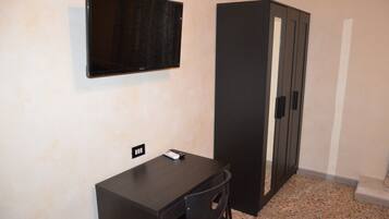 Superior Room | Desk, soundproofing, cribs/infant beds, free WiFi