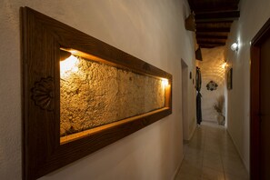 Interior detail - Locanda La Rosa (Pauli Arbarei)