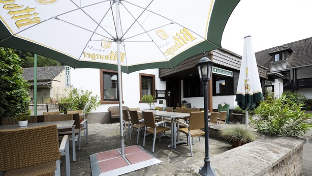 Outdoor dining - Reckweilerhof Hotel (Wolfstein)