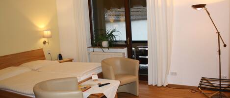 Standard Room | Free cribs/infant beds, rollaway beds, free WiFi