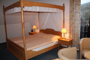 Comfort Room | Free cribs/infant beds, rollaway beds, free WiFi