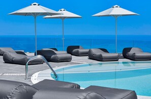 Seasonal outdoor pool - Anchor Suites (Santorini)