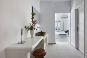 Superior Suite | Bathroom | Shower, free toiletries, hair dryer, towels - Anchor Suites (Santorini)