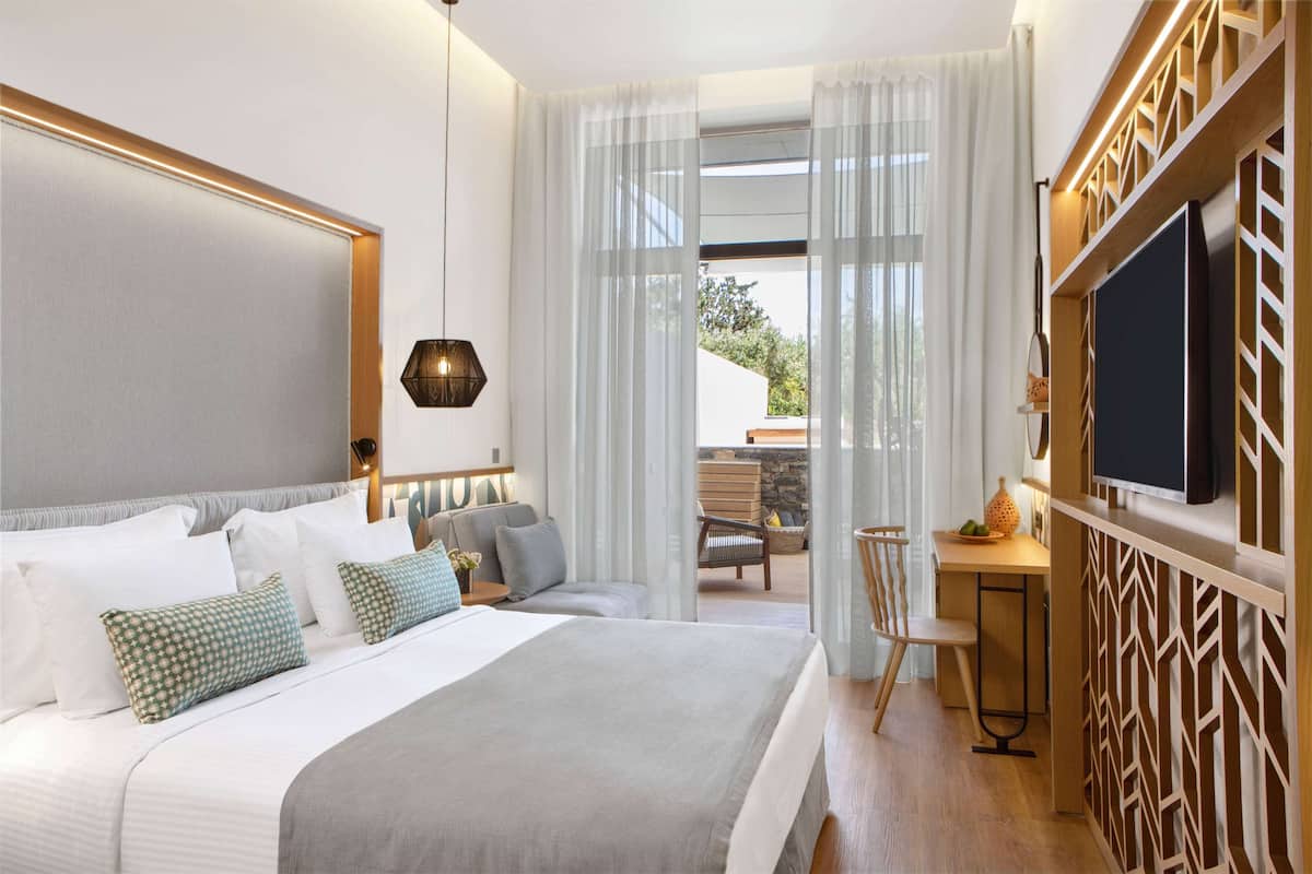 Deluxe Room with Private Pool | 1 bedroom, Egyptian cotton sheets, premium bedding, memory foam beds