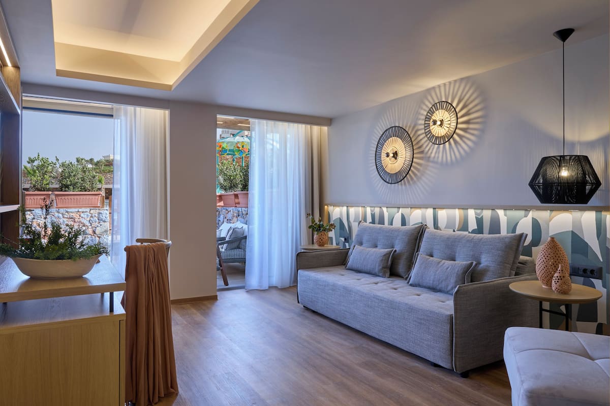 Family 1Bedroom Junior Suite Private Pool | 1 bedroom, Egyptian cotton sheets, premium bedding, memory foam beds