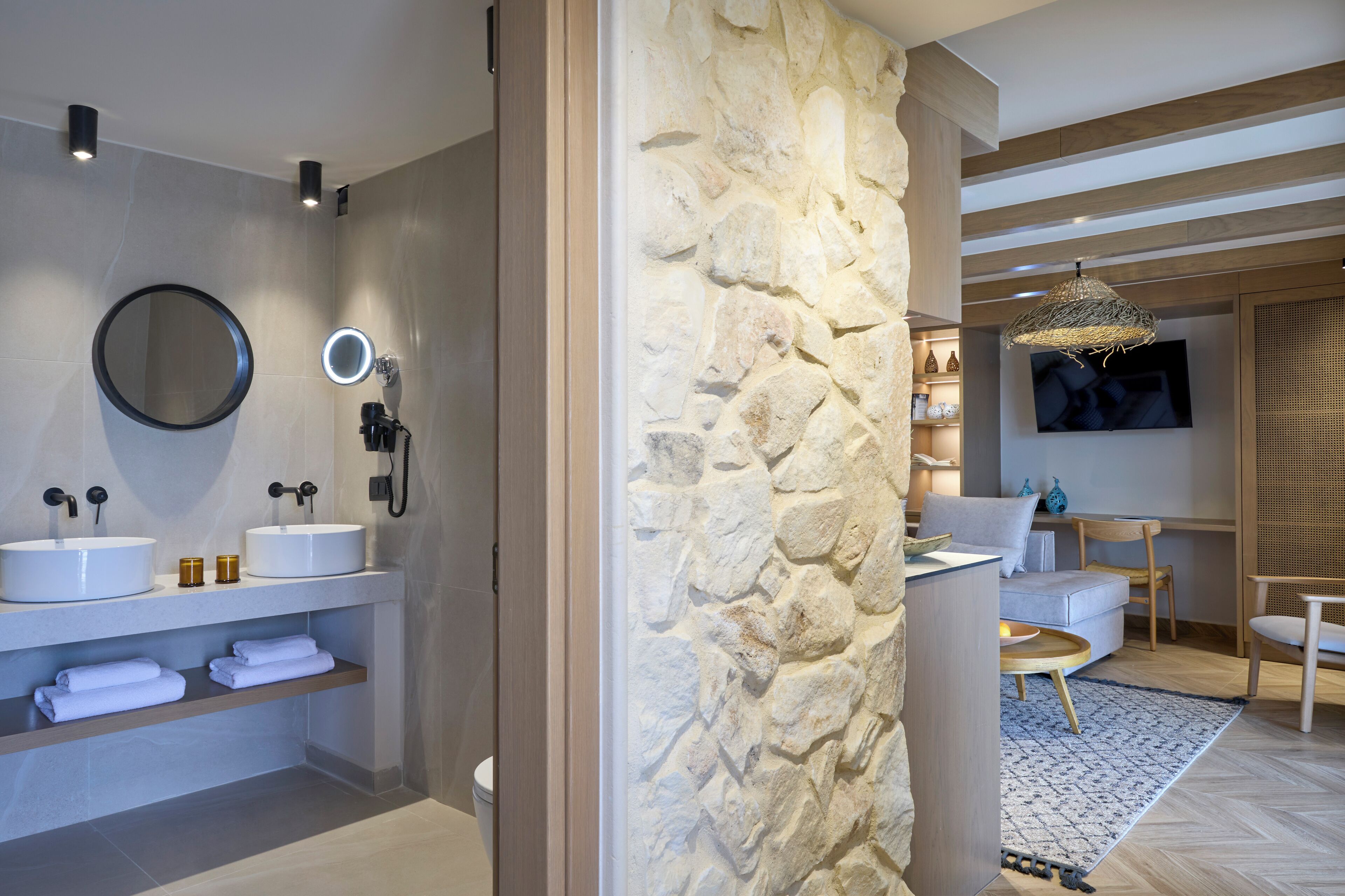 Villa Ksobli | 浴室 | 名牌洗护用品、吹风机、浴袍、拖鞋