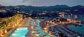 Zeus Eleva Mirabello Bay