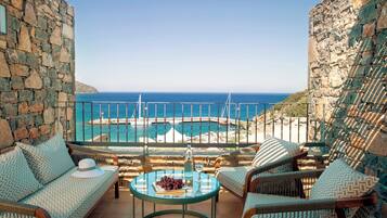 3 Level Maisonette Sea View Private Pool | Balcony