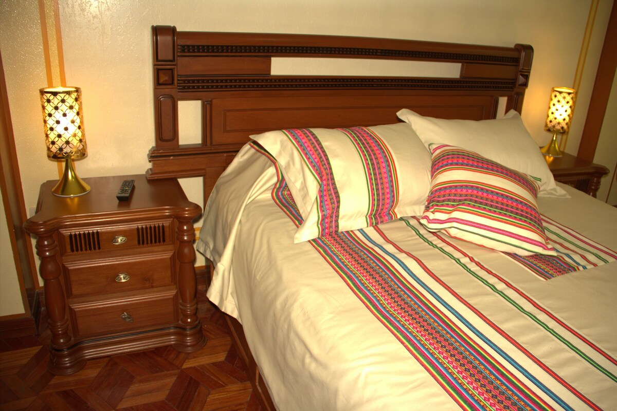 Quarto casal, 1 cama de casal | Escrivaninha, Wi-Fi de cortesia