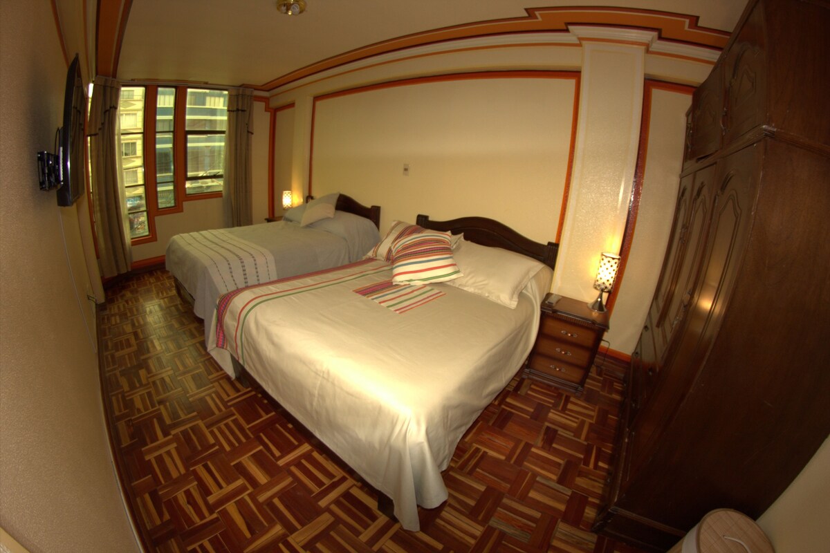 Quarto duplo | Escrivaninha, Wi-Fi de cortesia