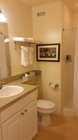 Studio, 1 Queen Bed, Non Smoking | Bathroom | Shower, towels