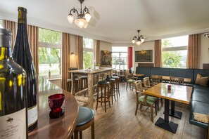 Bar (on property) - Peters Das Genusshotel in der Wingst (Wingst)