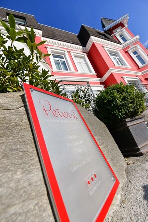 Property entrance - Peters Das Genusshotel in der Wingst (Wingst)