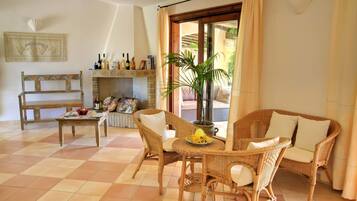 Área de estar no saguão