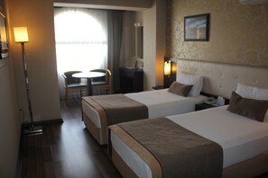 Double Room | Minibar, in-room safe, desk, free cribs/infant beds - Hotel Palm City Akhisar (Akhisar)