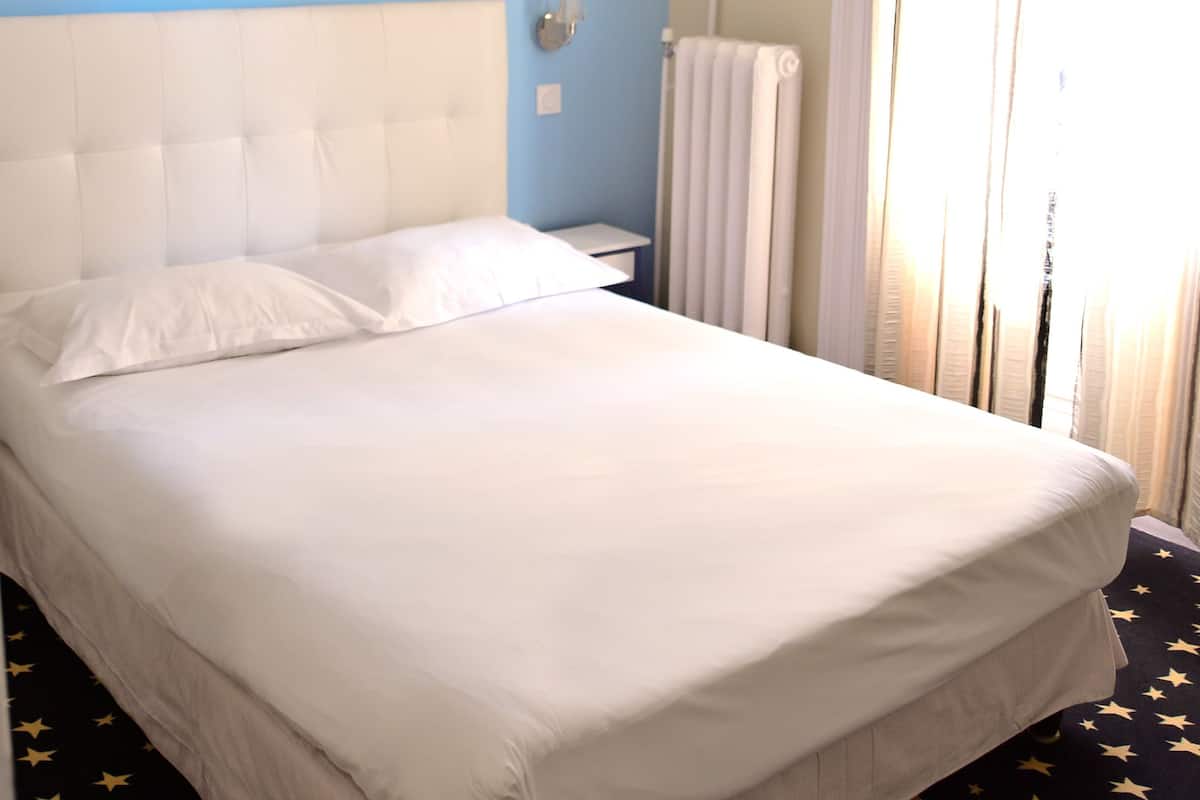 comfort double room, 1 queen bed, non smoking, balcony | 1 bedroom, premium bedding, individually decorated