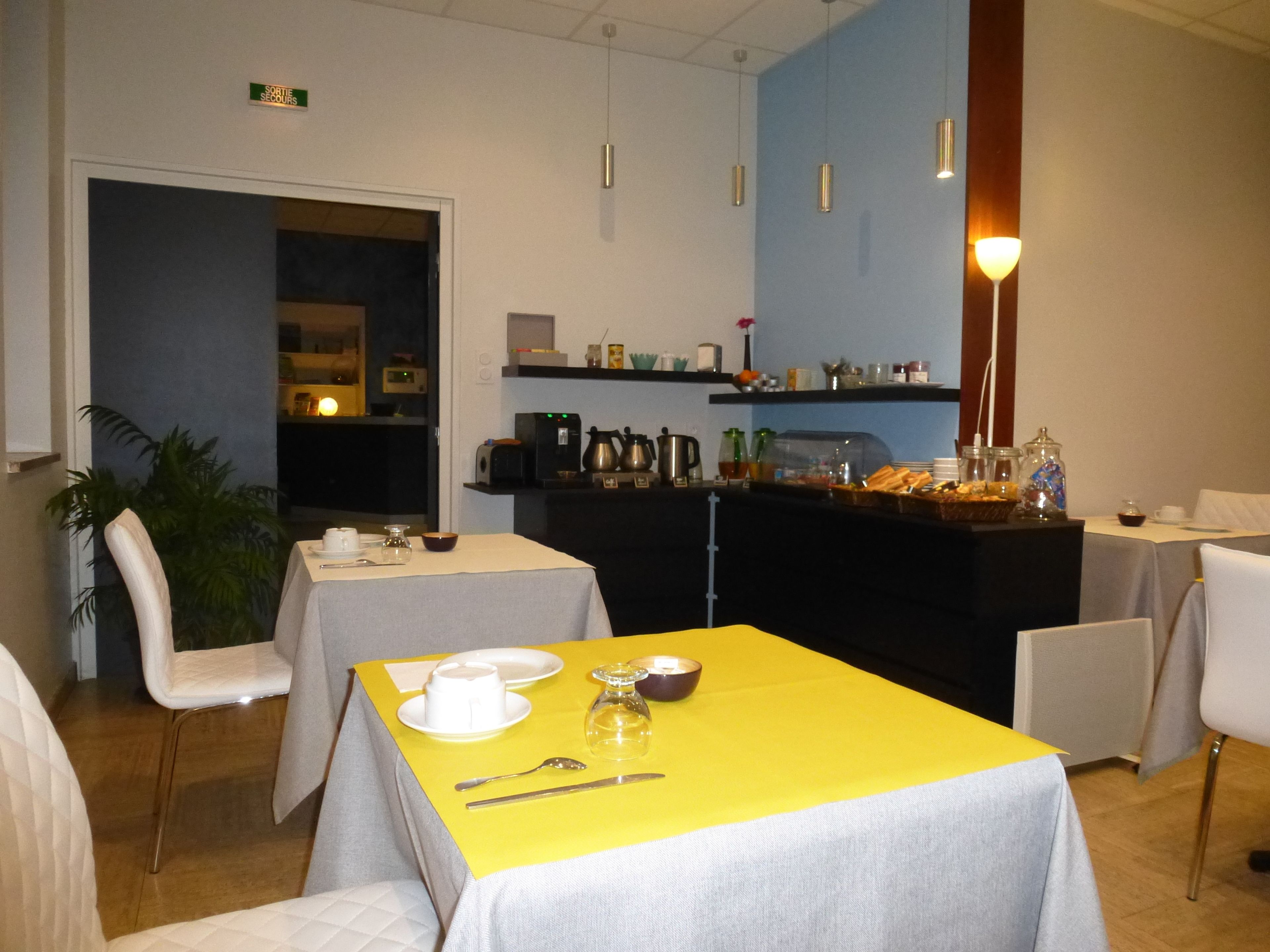 daily buffet breakfast (eur 8 per person)